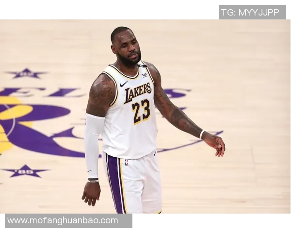 官方：安东尼-戴维斯左小腿轻度拉伤，将缺席未来两场比赛