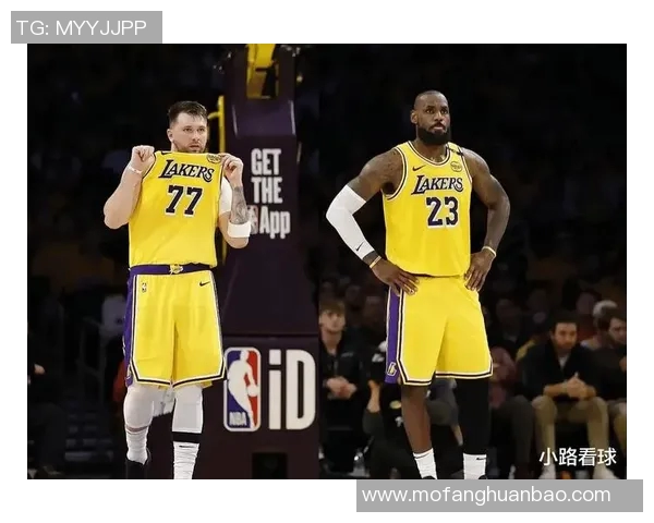 戴上皇冠!詹姆斯29+7+6创3大纪录!东契奇31+15+11打爆恩比德 戴上皇冠!詹姆斯29+7+6创3大纪录!东契奇31+15+11打爆恩比德